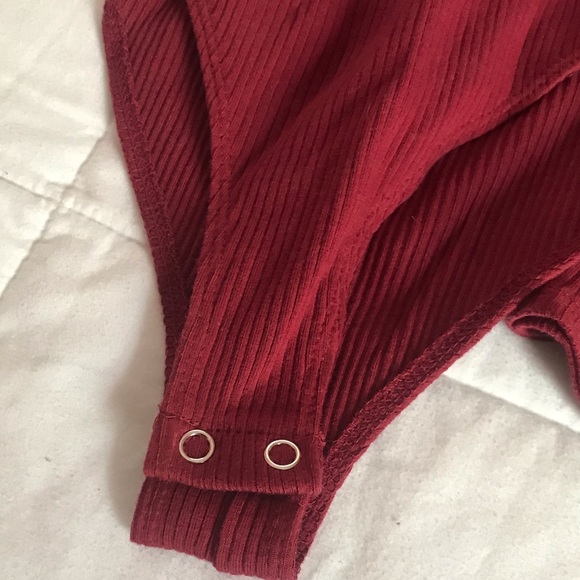 Forever 21 Bodysuit ,turtleneck and open back - Picture 7 of 7